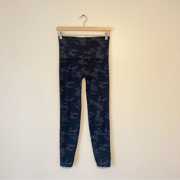 Spanx Seamless Camo Leggings FL3515 Size Large - Picture 3 of 8